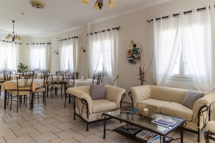 Ostria Hotel