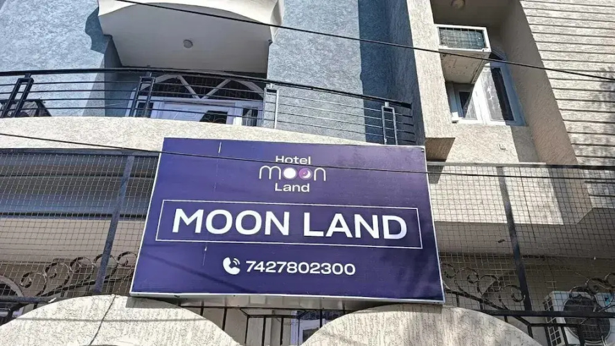 Moon Land Hotel