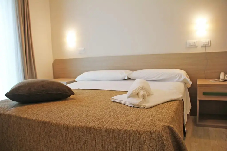 Echotel