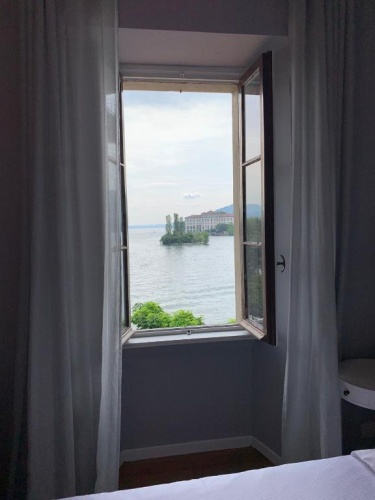 Standard Double room with lake view