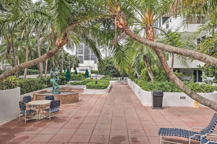 Waterfront High-Rise Condo - Miami Beach 5 Mi