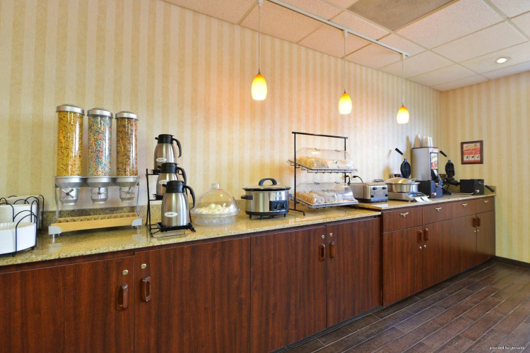 Best Western Plus Meridian photo 29