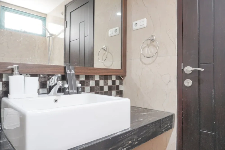 3 Bedrooms Apartment