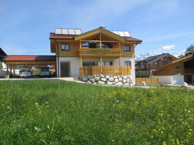 2 Bedrooms Apartment with mountain view