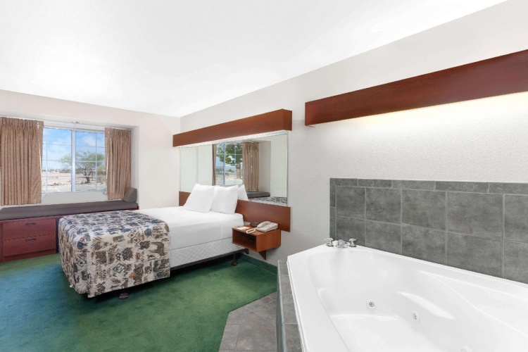 Deluxe Double Suite