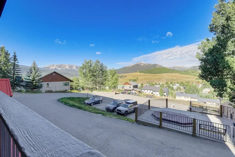 Walk to Ski Lifts: Cozy Crested Butte Condo
