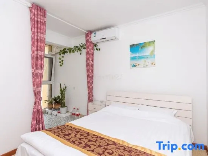 2 Bedrooms Comfort room with garden view