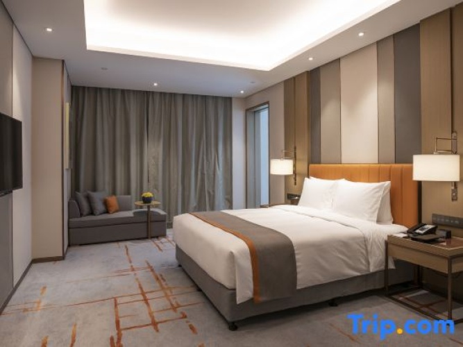 1 Bedroom Deluxe Suite