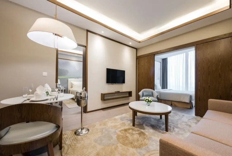 2 Bedrooms Grand Suite with partial sea view