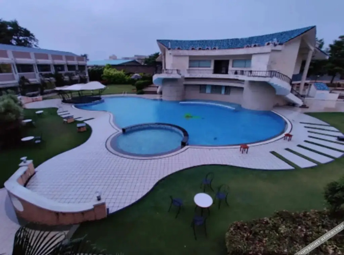 Azzaro Resort & Spa
