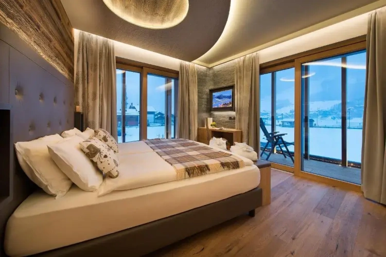 Superior Double room with balcony and with mountain view