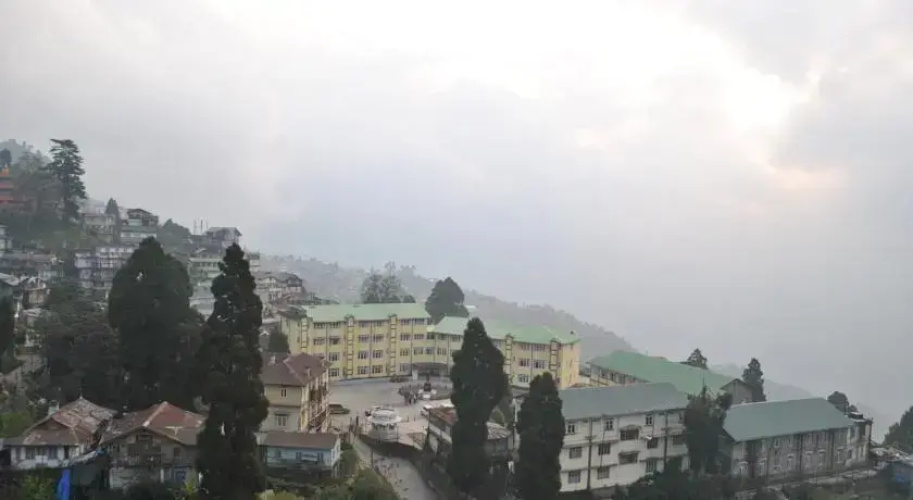 Hill Charm Hotel