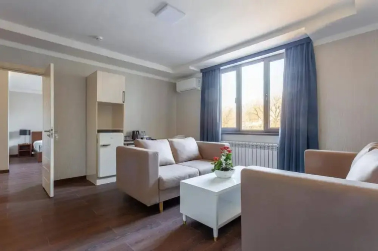 Rich Park Hotel