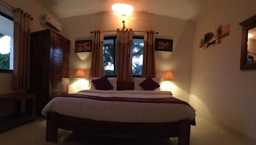Monarch suites