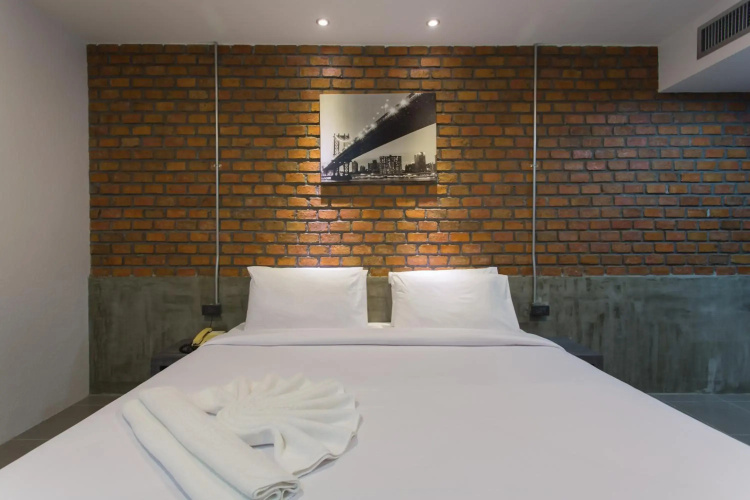 City Hotel