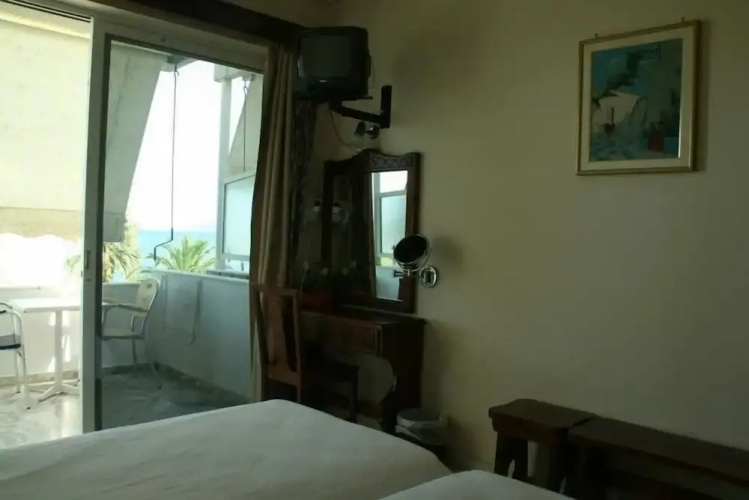 Batis Hotel