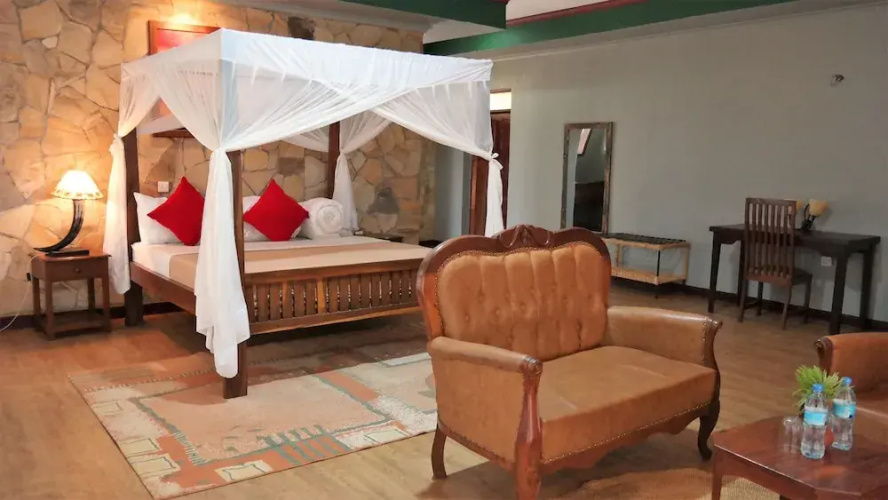 Enyati Lodge