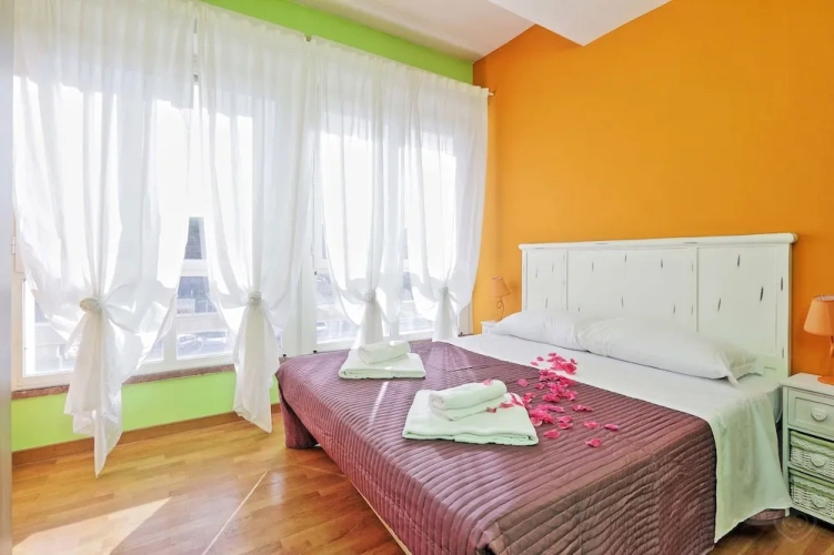 2 Bedrooms Apartment with city view