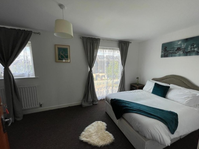 4 Bedrooms Cottage