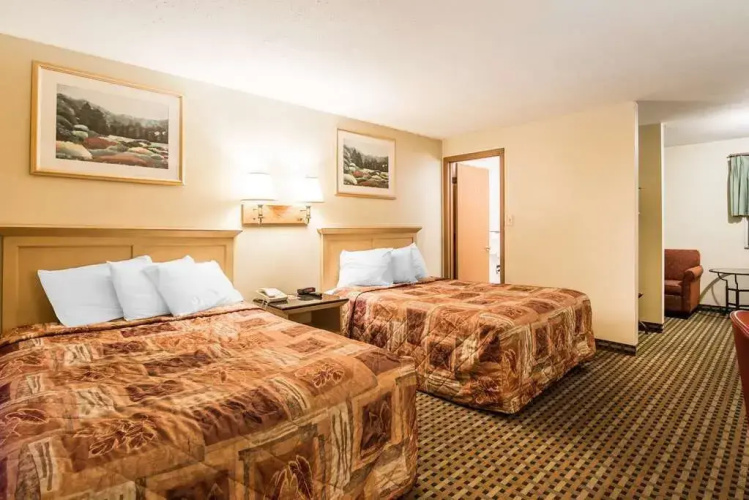 Econo Lodge Inn & Suites Lincoln