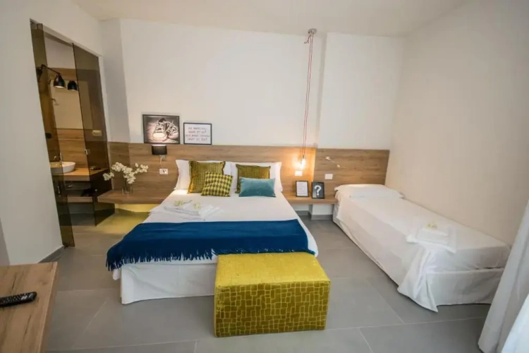 Standard Triple room with balcony