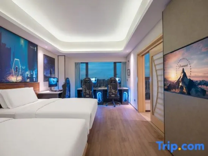 1 Bedroom Triple Suite
