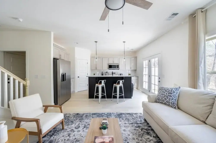 1 King 1 Queen 2 Double Garage Washer Dryer