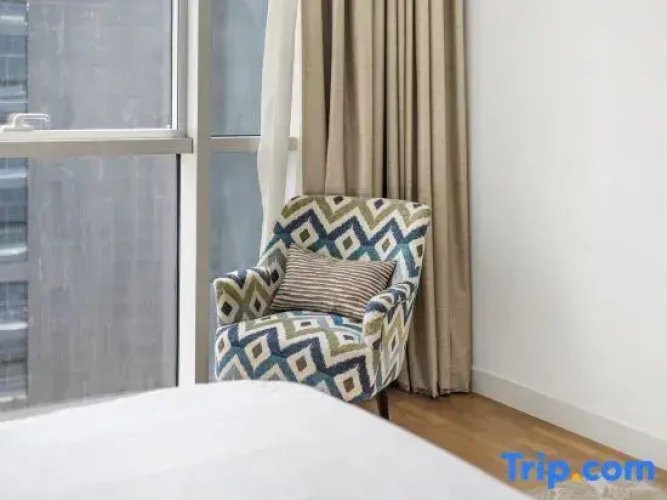 Stylish 2BR + M | Pool with Burj Khalifa Views