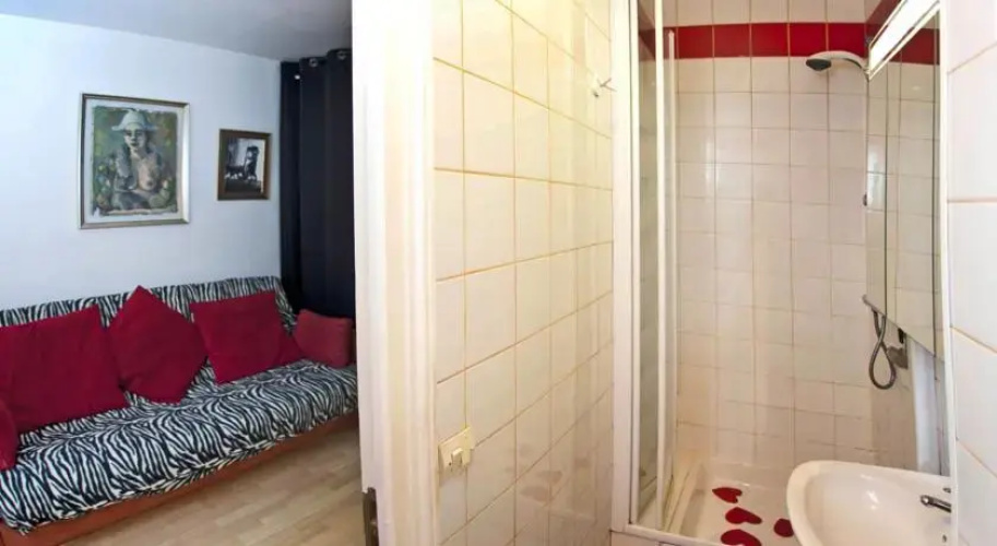 Cozy Montmartre Studio
