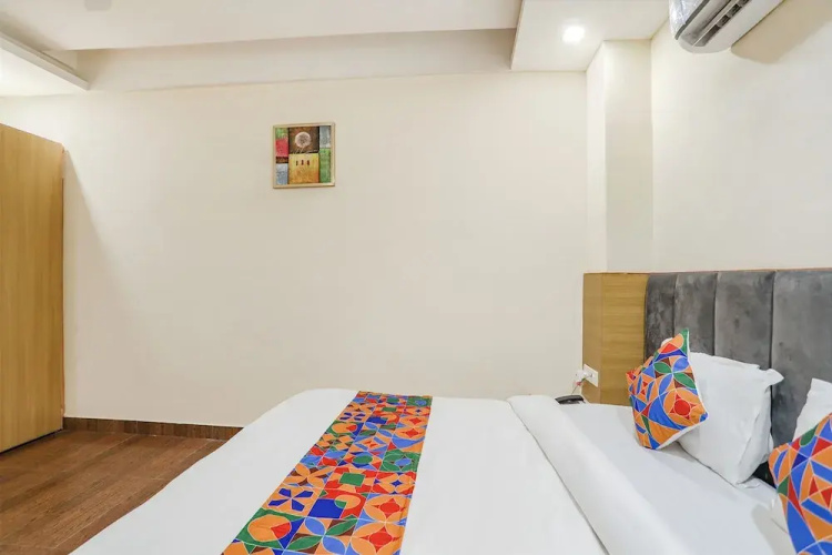 Fabhotel Js Pearl