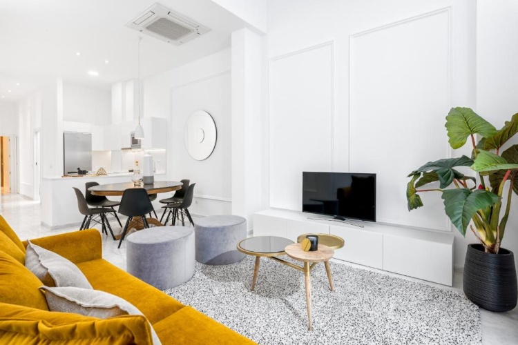 3 Bedrooms Apartment