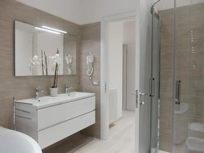 3 Bedrooms Apartment