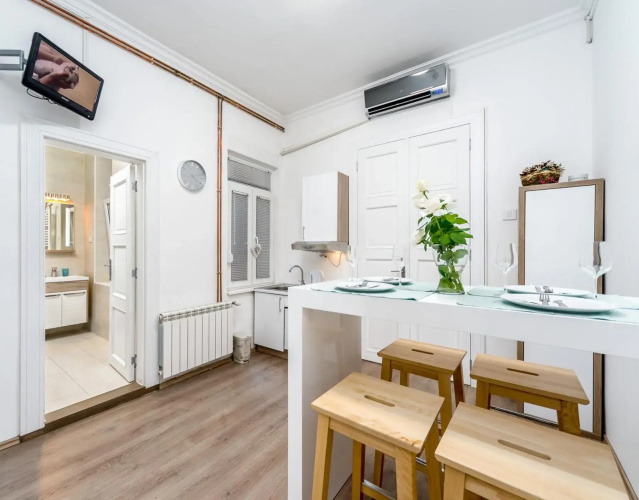 Ikar Apartments