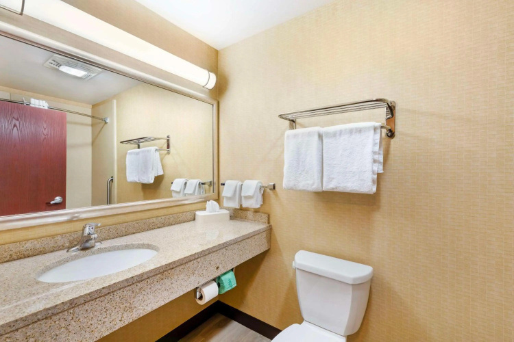 Best Western Plus Victor Inn & Suites photo 10