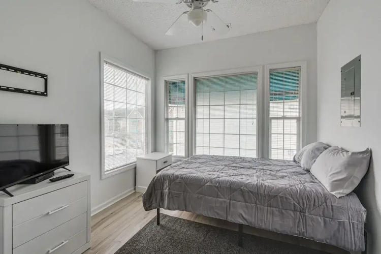 1 Mi to Beach: Myrtle Beach Condo w/ Pool Access