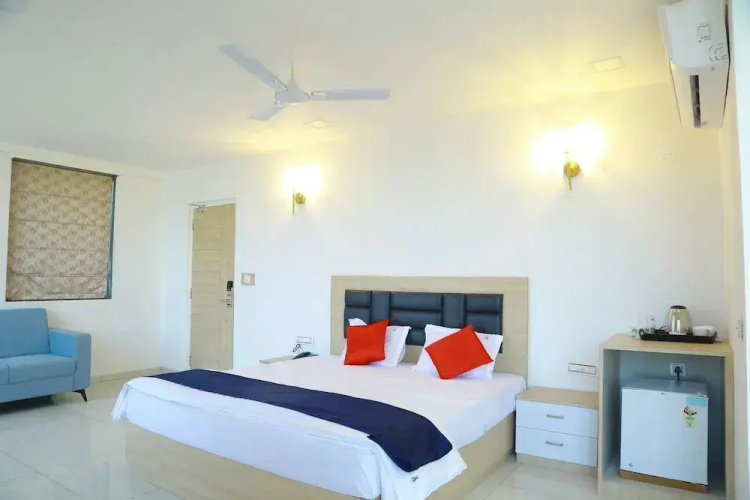 The Balcony Suites