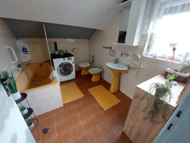 2 Bedrooms Cottage
