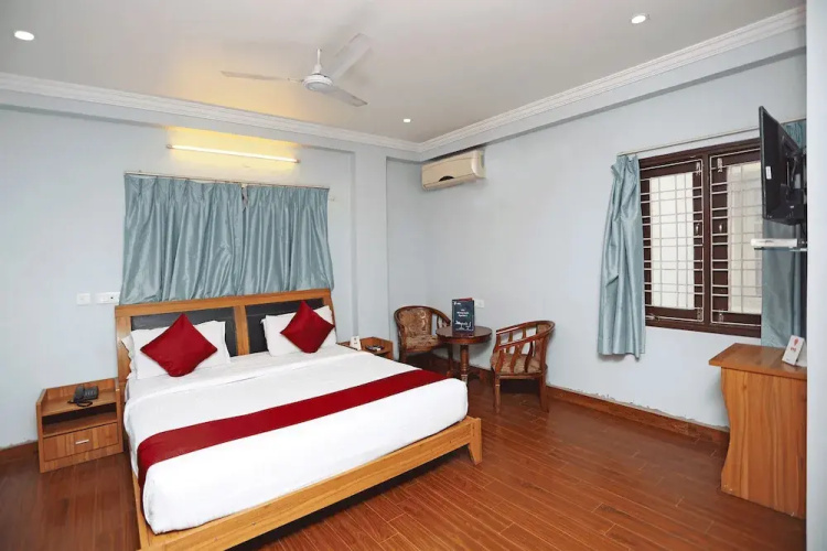 OYO 7552 Hotel SVM Grand