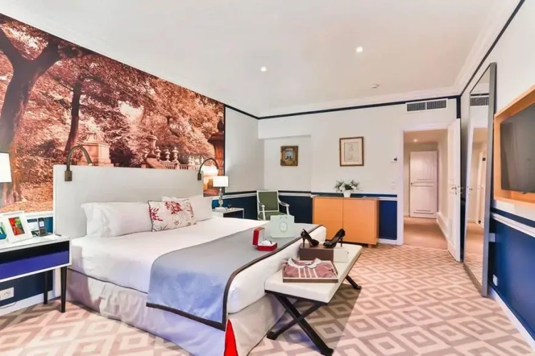 2 Bedrooms Deluxe Le Claridge Patio View Suite
