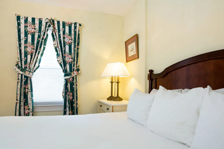 Beach Plaza Hotel