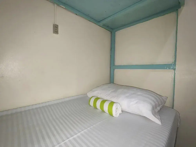 Resort’s Side Hostel near Shangrila