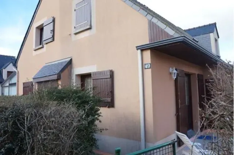 2 Bedrooms Villa