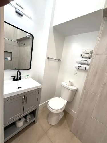 West Philadelphia Modern Hotel & Suites