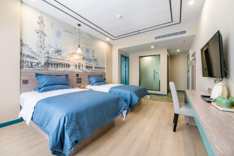 Deluxe Suite