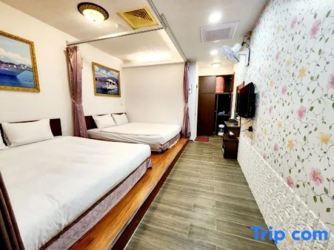 Standard Quadruple room with lake view
