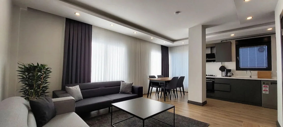New Flat Large Living Space 4 Close to Lara Beach