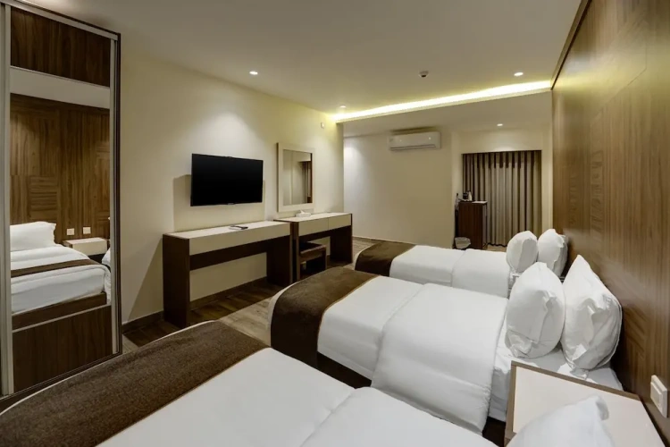 Standard Triple room