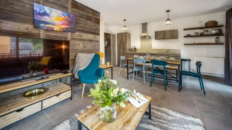 3 Bedrooms Apartment
