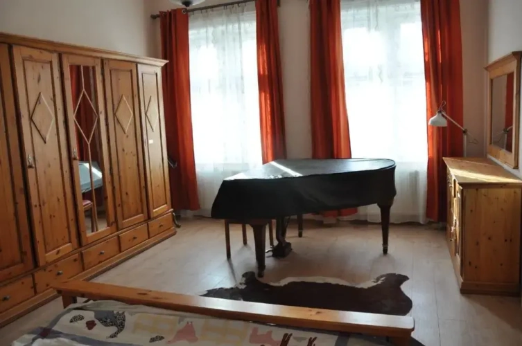 2 Bedrooms Apartment
