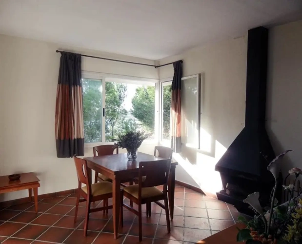 2 Bedrooms Apartment with balcony and beachfront